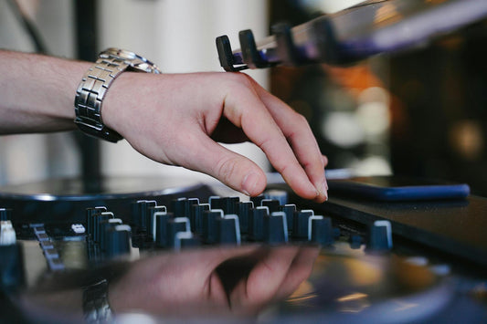 8 Best Analog Mixers For Bedroom Producers!